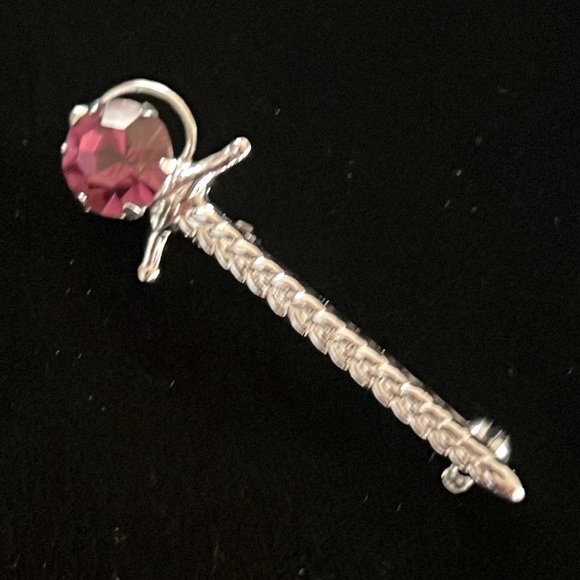 Small Kilt Pin Claymore Sword Purple Stone Scottish Mizpah Silvere Tone Kids - Picture 2 of 6